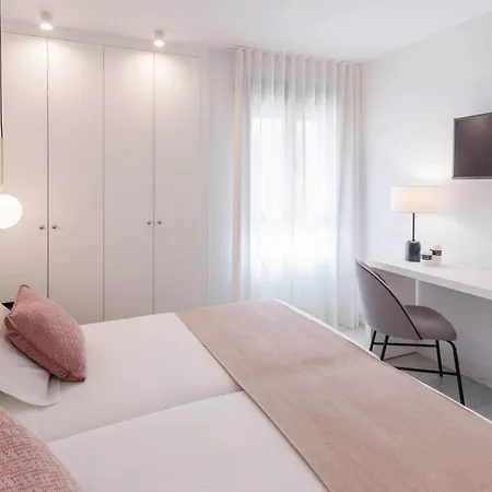 Apartment Premium & Free Parking By Ele